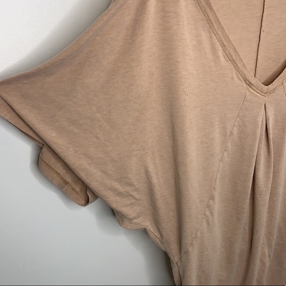 Aritzia Wilfred V Neck Tan T-Shirt Short Sleeve - Picture 3 of 8